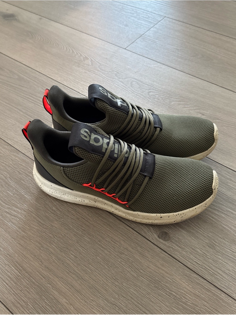 Adidas Men’s Cloudfoam Size 10